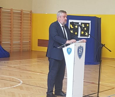 Toruń. Nietypowe wystąpienie ministra Jana Ardanowskiego w szkole. "Trwa wojna"