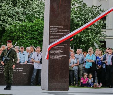 Polska pomnikami stoi. Tych smoleńskich jest kilkaset