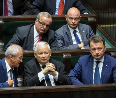 A gdyby posłów objął wiek emerytalny sędziów? Z Sejmu odeszliby Kaczyński, Terlecki czy Macierewicz