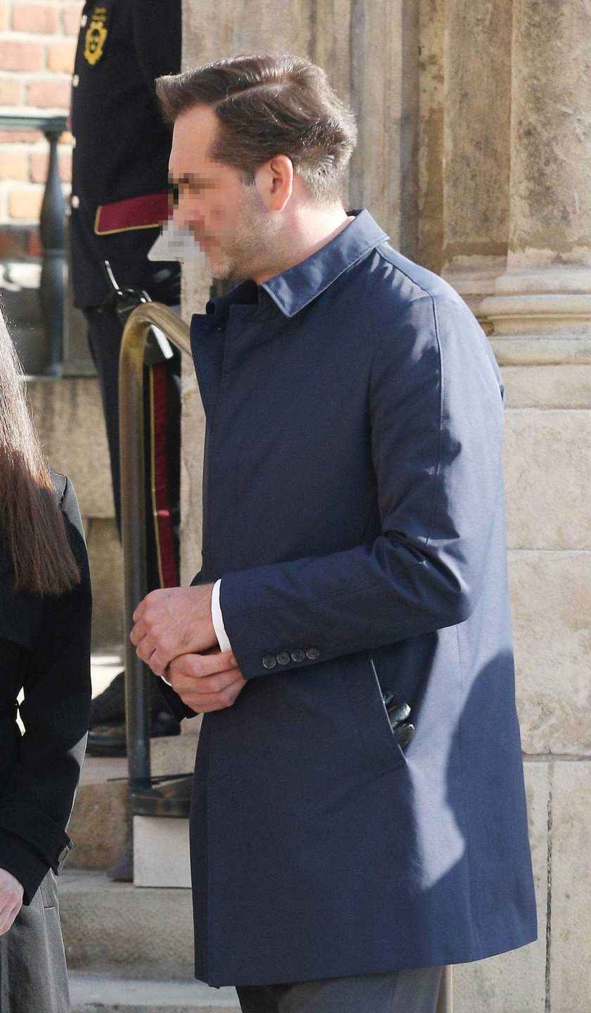 Marta Kaczyńska z córkami i partnerem (Piotr Zieliński) na Wawelu. Rocznica katastrofy smoleńskiej