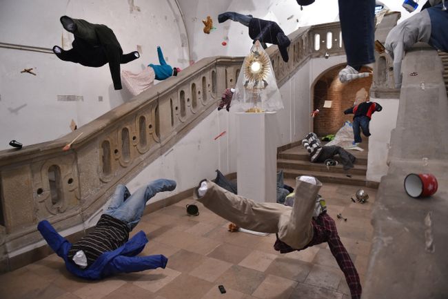 Cała krypta została wykorzystana dla celów instalacji 