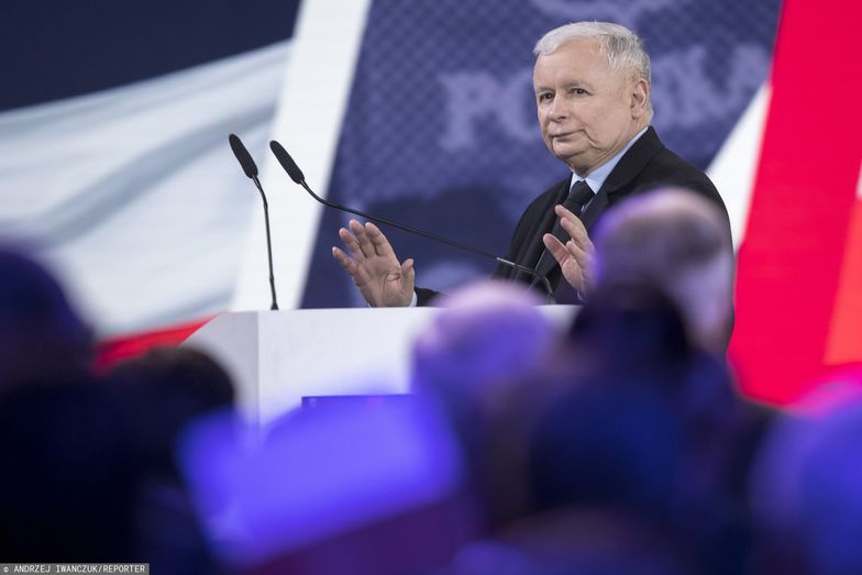 Jarosław Kaczyński obiecuje wyższe dopłaty dla rolników.