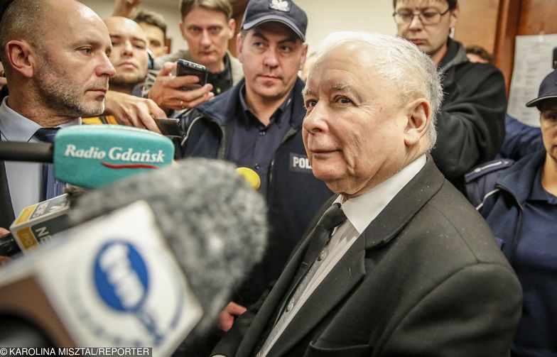 Operator kamery TVN24 pokazał numer PESEL prezesa PiS Jarosława Kaczyńskiego