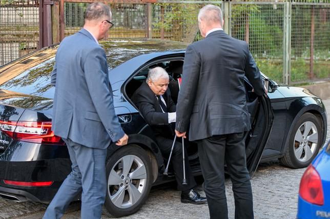 Jarosław Kaczyński miał ostatnio problemy z kolanem
