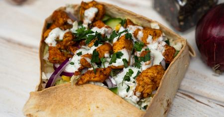 Sałatka kebab bez miski. Tak podanej sałatki jeszcze nie jadłeś