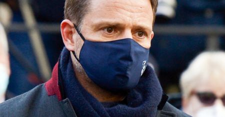 Rafał Trzaskowski trafił do szpitala. Walka z COVID-19 w domu nie przebiegała bez problemów. W jakim jest stanie?