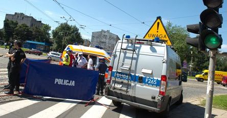 Tir zawadził o podnośnik, dwie osoby zostały ranne
