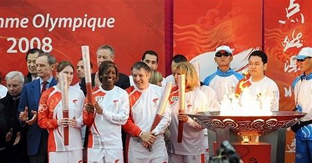 Olimpijski znicz dotarł do Japonii