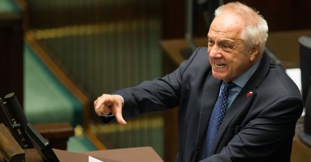 Niesiołowski uderza w Schetynę. "Odrażająca i żałosna kreatura!"