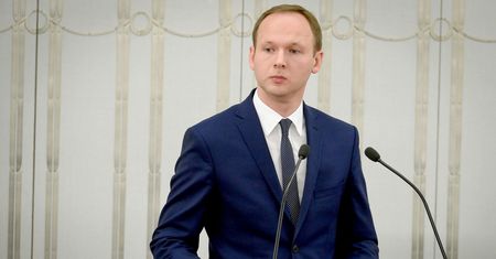 Afera KNF ma konsekwencje. "Pod rządami PiS do każdej firmy przyjdzie Zdzisław”
