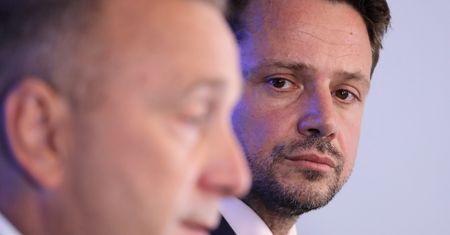 Schetyna jest zachwycony specyficzną akcją Trzaskowskiego. Nie przeszkadzał mu nawet "komunikacyjny" zgrzyt