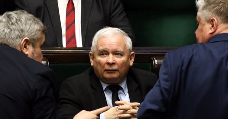 Wysłannik Kaczyńskiego spotkał się z przedstawicielem KE. Będą ustępstwa ws. reformy sądownictwa