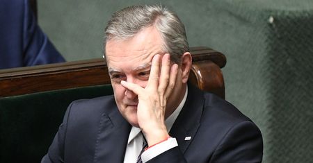 Piotr Gliński: o cenzurze bananów i "towarzystwie oderwanym od kokosów"