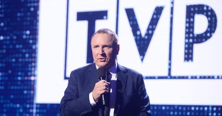 Jacek Kurski broni TVP. "Chcę, by ludzie poddawani praniu mózgu przez Polsat i TVN, mieli prawo do prawdziwej informacji"