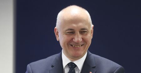 Brudziński uderza w partnera Biedronia. Cytuje "Przygody Koziołka Matołka"