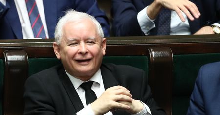 Sondaż. PiS z samodzielną większością, 4 partie w Sejmie