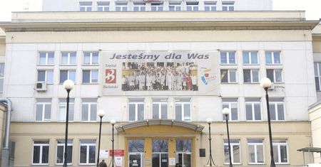 Warszawa. Prof. Dębska odeszła ze Szpitala Bielańskiego. "Niektóre zabiegi wykonuje tylko ona"