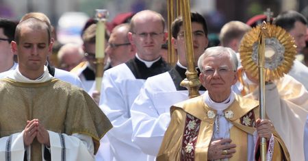 Abp Jędraszewski: Karta LGBT i instrukcje WHO to programy deprawacji dzieci