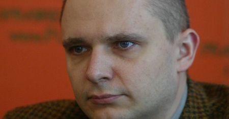 PiS przedstawił swojego kandydata do Trybunału Konstytucyjnego. Kim jest Justyn Piskorski?