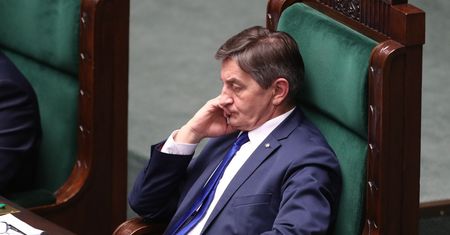 Kawior, krewetki i ośmiorniczki. Marszałek Kuchciński kupuje dla posłów owoce morza
