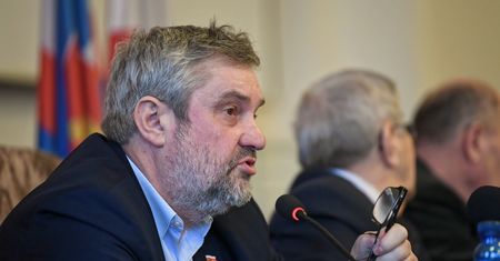 Afera mięsna. Ekolodzy i rolnicy jednym głosem przeciw ministrowi Ardanowskiemu