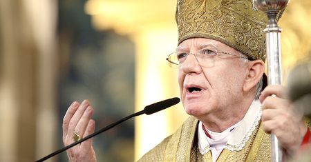 Nie chodzisz do kościoła, jesteś rozwodnikiem i popierasz aborcję. Jędraszewski żąda przeprosin dla Boga