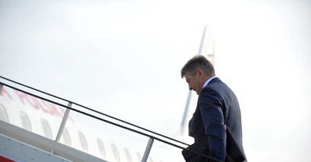Loty Kuchcińskiego. Nieoficjalnie: Miał latać do Huwnik więcej niż kilka razy