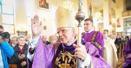 Abp Marek Jędraszewski na gorzkich żalach. Będzie mówił o "męskiej zdolności kochania"