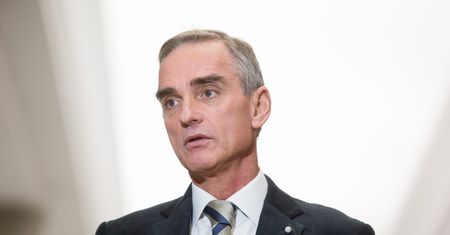 Polityk zasłabł podczas zakupów. Koniecznie było przewiezienie go do szpitala