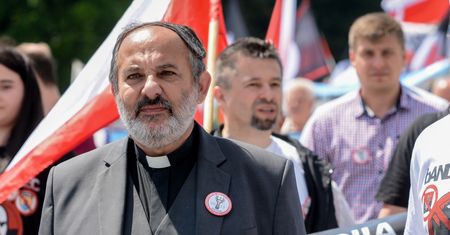 Ksiądz Isakowicz-Zaleski: "Dostaję pogróżki". Straszą śmiercią