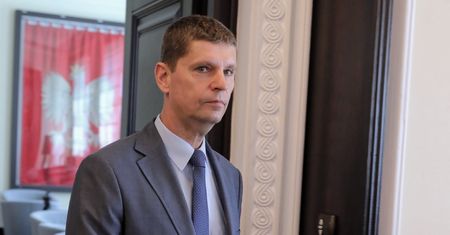 Podwyżki dla nauczycieli. Wyższe pensje nie tylko na cztery miesiące