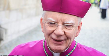 Abp Marek Jędraszewski nie odpuszcza. Skomentował słowa o "tęczowej zarazie"