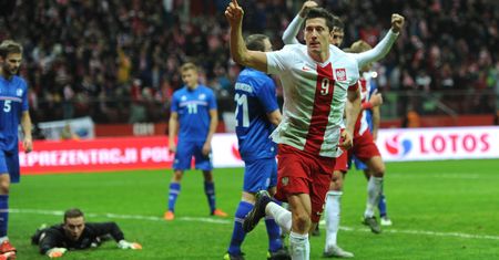 Reprezentacja Polski wspiera chorego chłopca! WIDEO