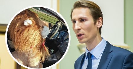 Kacper Płażyński zaskakuje. Chce od Aleksandry Dulkiewicz wyjaśnień ws. maskotek, ramek i książki