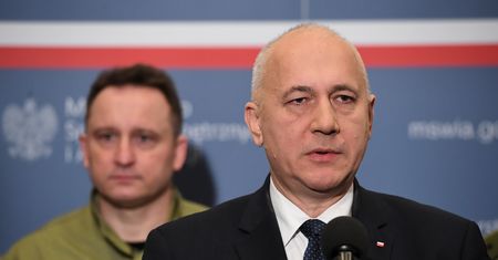 Brudziński atakuje TVN24, szef stacji odpowiada. "Nagonka na wolne media"