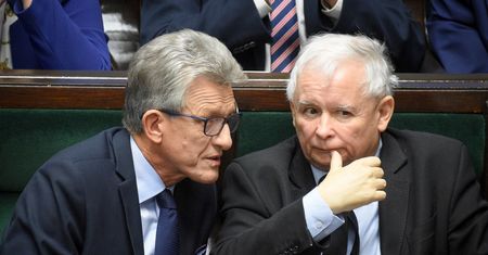 Noblista ogłosił śmierć demokracji w Polsce. Teraz boi się o przyszłość USA