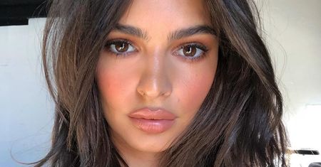 Emily Ratajkowski nabija się z drogi krzyżowej? Reakcje są skrajne