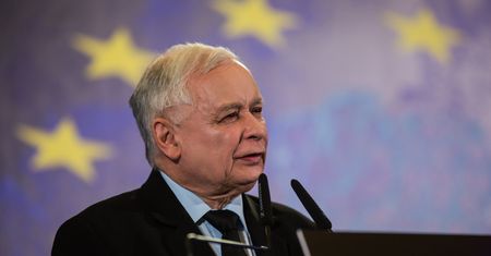 Konwencja PiS. Kaczyński i Morawiecki kontra proszki do prania i maślane ciasteczka