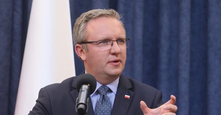 Krzysztof Szczerski polskim kandydatem na komisarza. Przed nim ciężka przeprawa