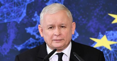 Koziński: "PiS nie może zawrócić. Wie, że jak przegra, nie będzie czego zbierać" (Opinia)