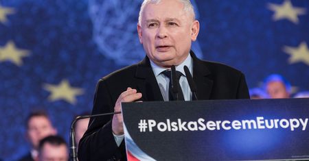 Rekordowo droga reklama "piątki Kaczyńskiego"? Rzeczniczka rządu odpiera zarzuty