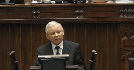 Afera za aferą. Wiadomo, która bardziej "grzeje" w internecie