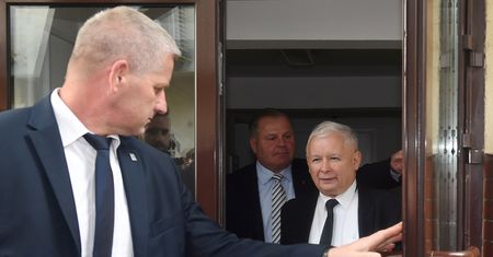 Sprzedano budynek, PiS miał się wyprowadzić. Tak się jednak nie stanie