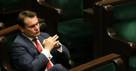 "Dość tego kłamstwa!". Poseł PiS oburzony słowami o Polsce. Wpadł na niecny plan
