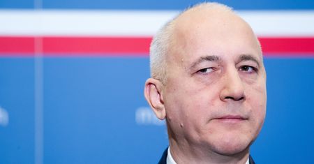 Kamil Durczok porównał Joachima Brudzińskiego do hieny. Minister odpowiedział