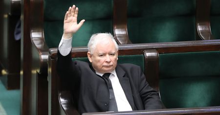 Koronawirus i wybory prezydenckie 2020. Ostre słowa polityka o Jarosławie Kaczyńskim. "Regularny oszust"