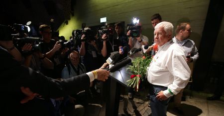 Lider KOD: "jak by te partie nie były słabe, jak by nie dawały d..., to i tak musimy na nie głosować"