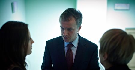 Prezydent Ostrołęki chce pozwać Hołdysa. Zaprasza reżysera "Kleru" do debaty