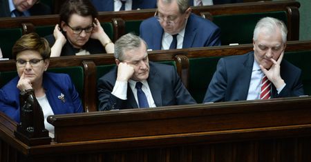 Zmiany w rządzie? Gowin ocenia notowania premier Szydło