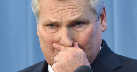 "Kompletne bzdury". Kwaśniewski uderza w Wałęsę